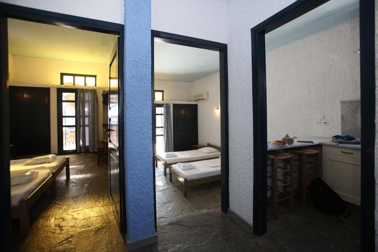 St George Studios & Apartments バトシ エクステリア 写真