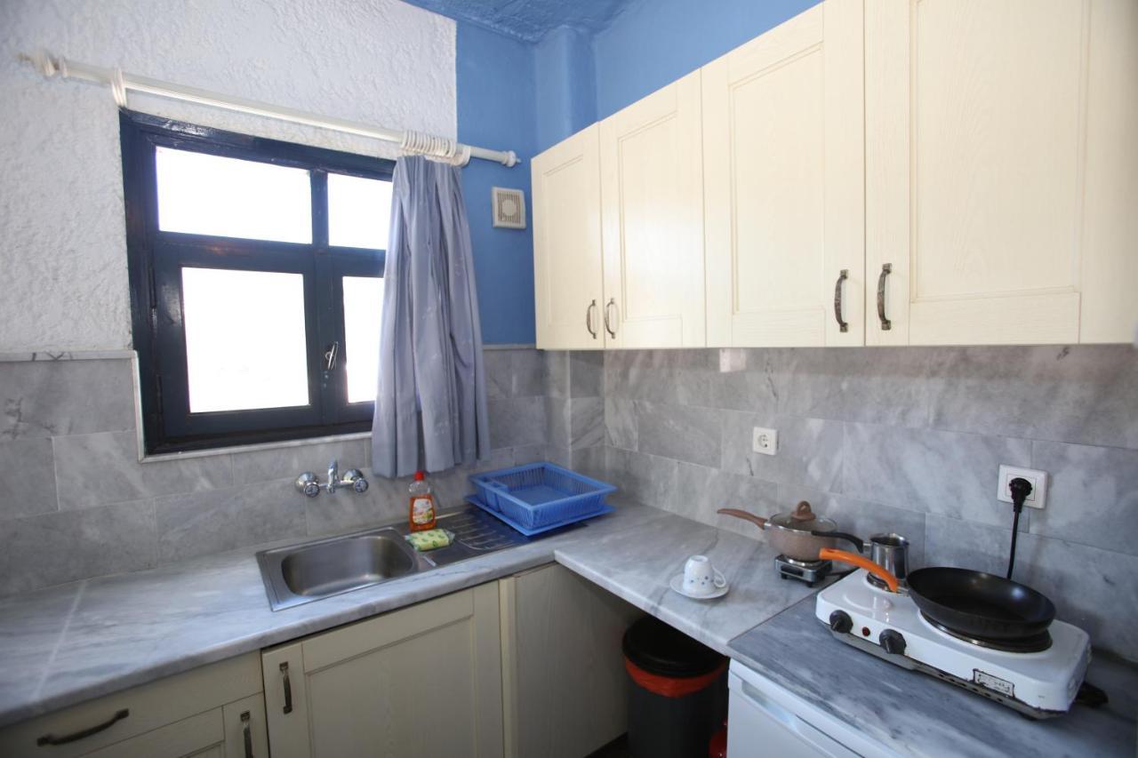 St George Studios & Apartments バトシ エクステリア 写真